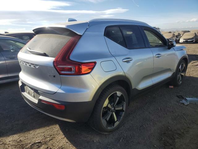  VOLVO XC40 2019 Серебристый