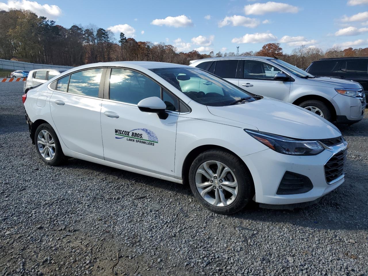 2019 Chevrolet Cruze - Image 4