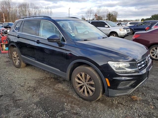  VOLKSWAGEN TIGUAN 2018 Чорний