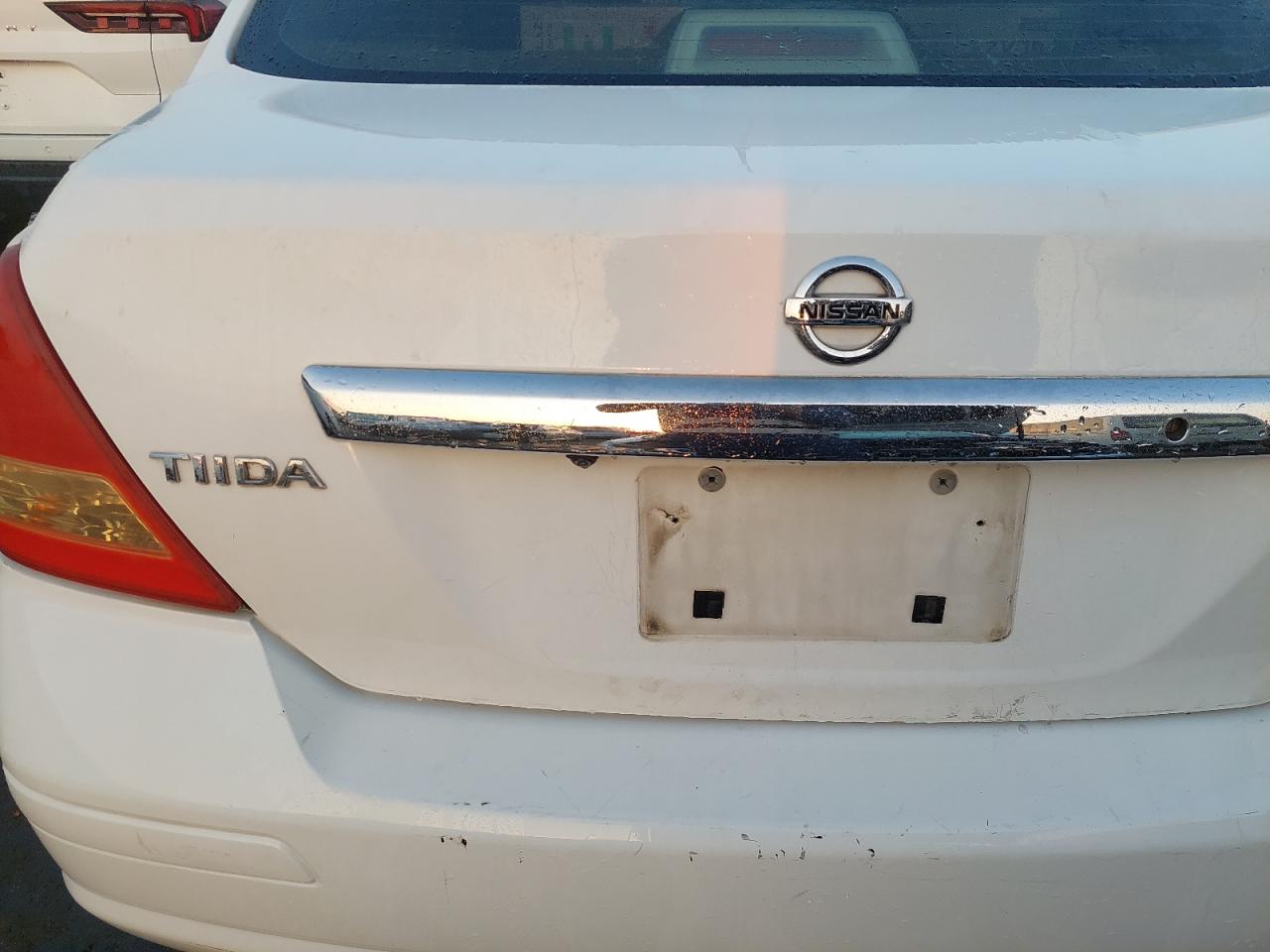 3N1BC1A63BK216075 - 2011 Nissan TIIDA - #84777334