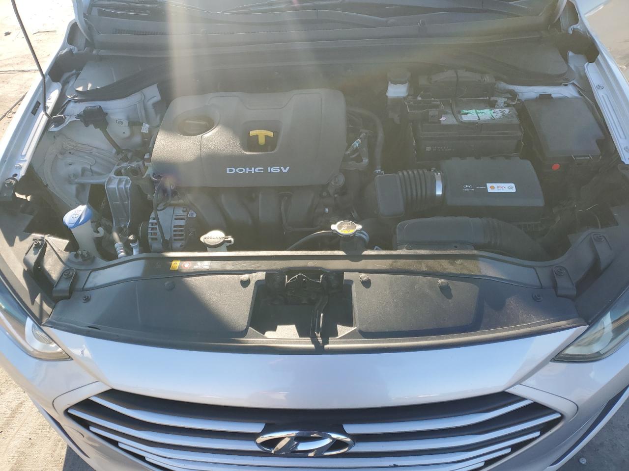 2018 Hyundai Elantra - Image 11