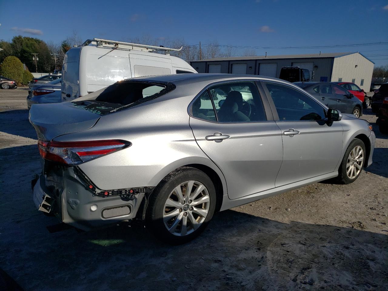 VIN 4T1B11HK2JU521213 2018 TOYOTA CAMRY no.3