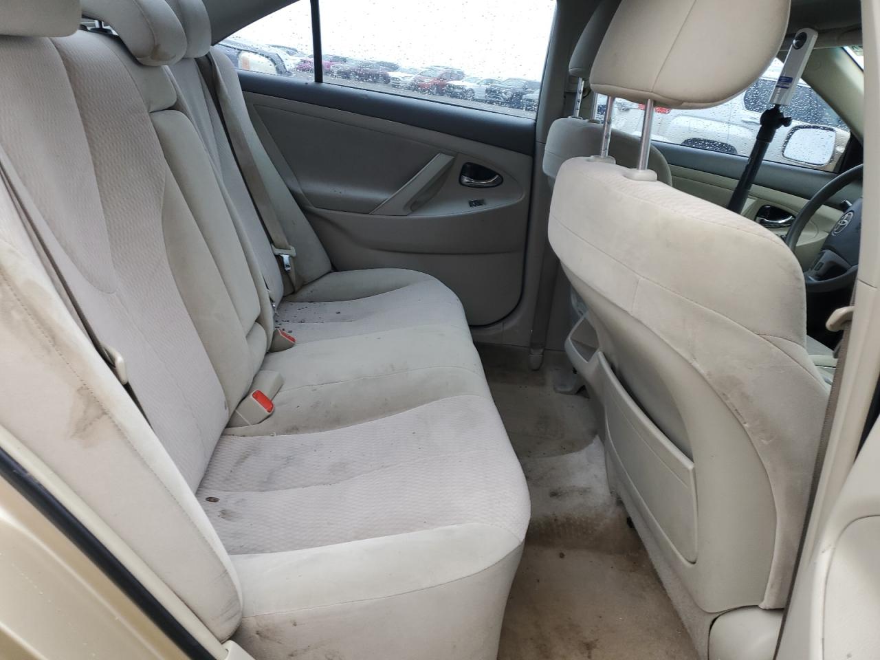 2011 Toyota Camry - Image 10