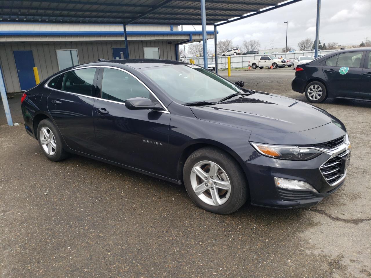 2023 Chevrolet Malibu - Image 4