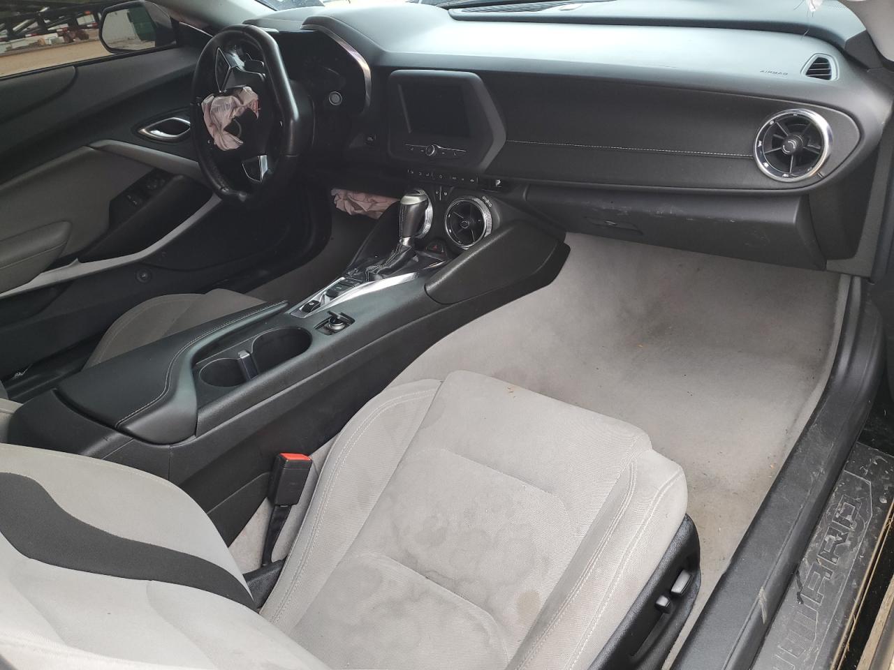 2022 Chevrolet Camaro - Image 8