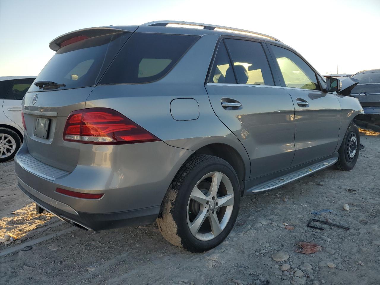 2016 Mercedes-Benz GLE - Image 3