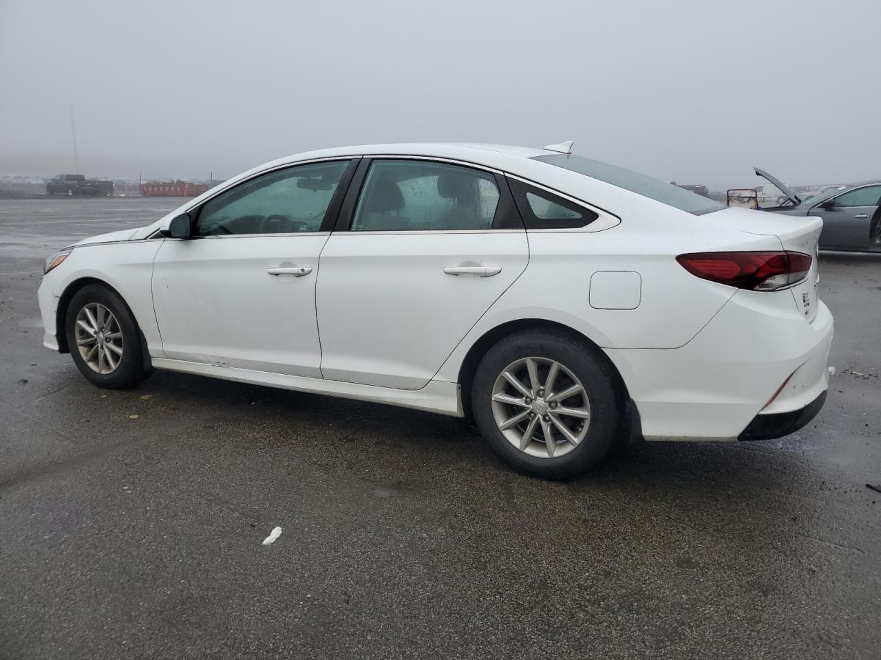 VIN 5NPE24AF9JH679135 2018 HYUNDAI SONATA no.2