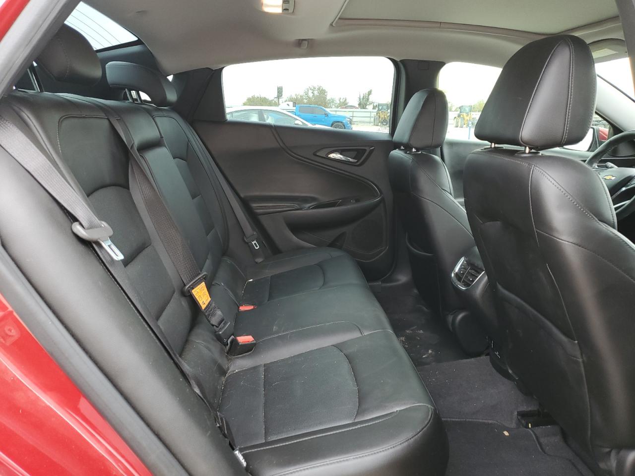 2016 Chevrolet Malibu - Image 10
