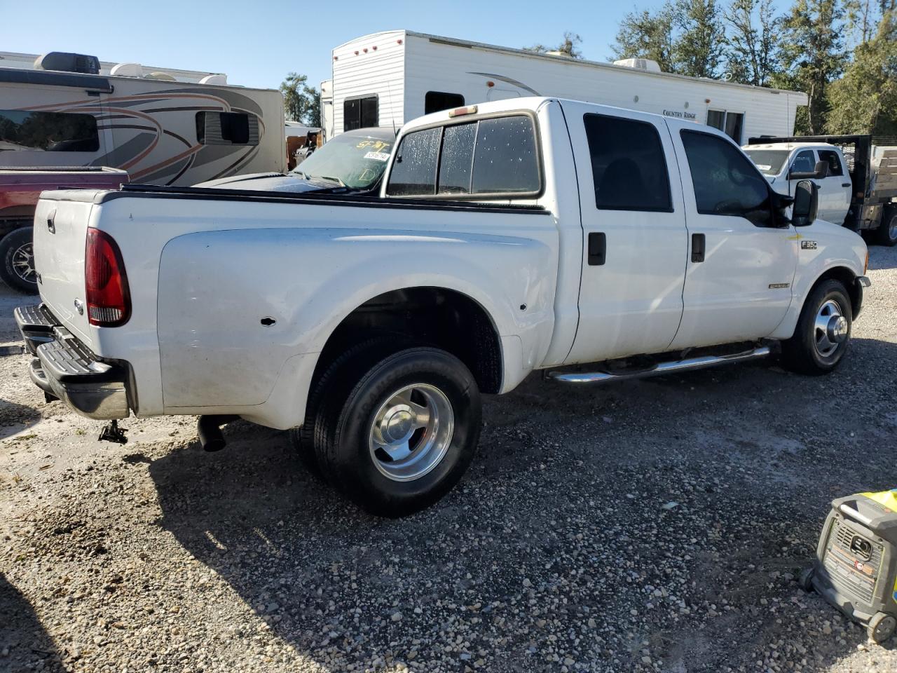 2001 Ford F350 - Image 3