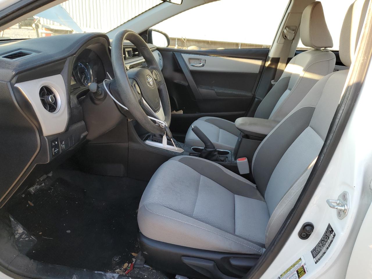 2017 Toyota Corolla L VIN: 5YFBURHE9HP703454 Lot: 84199564