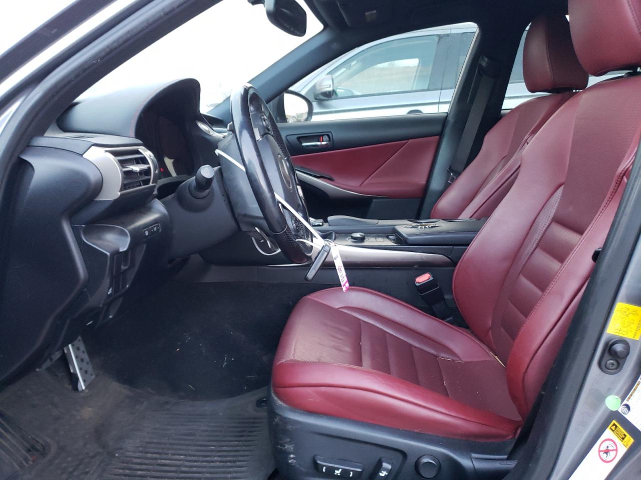 2016 Lexus IS - Image 7