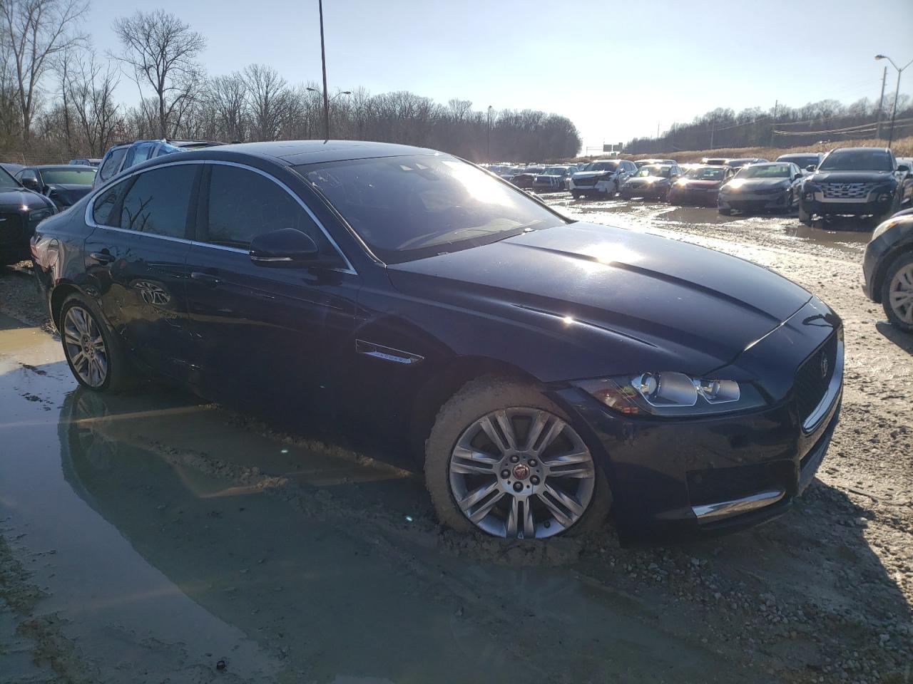 VIN SAJBJ4BV0GCY20966 2016 JAGUAR XF no.4