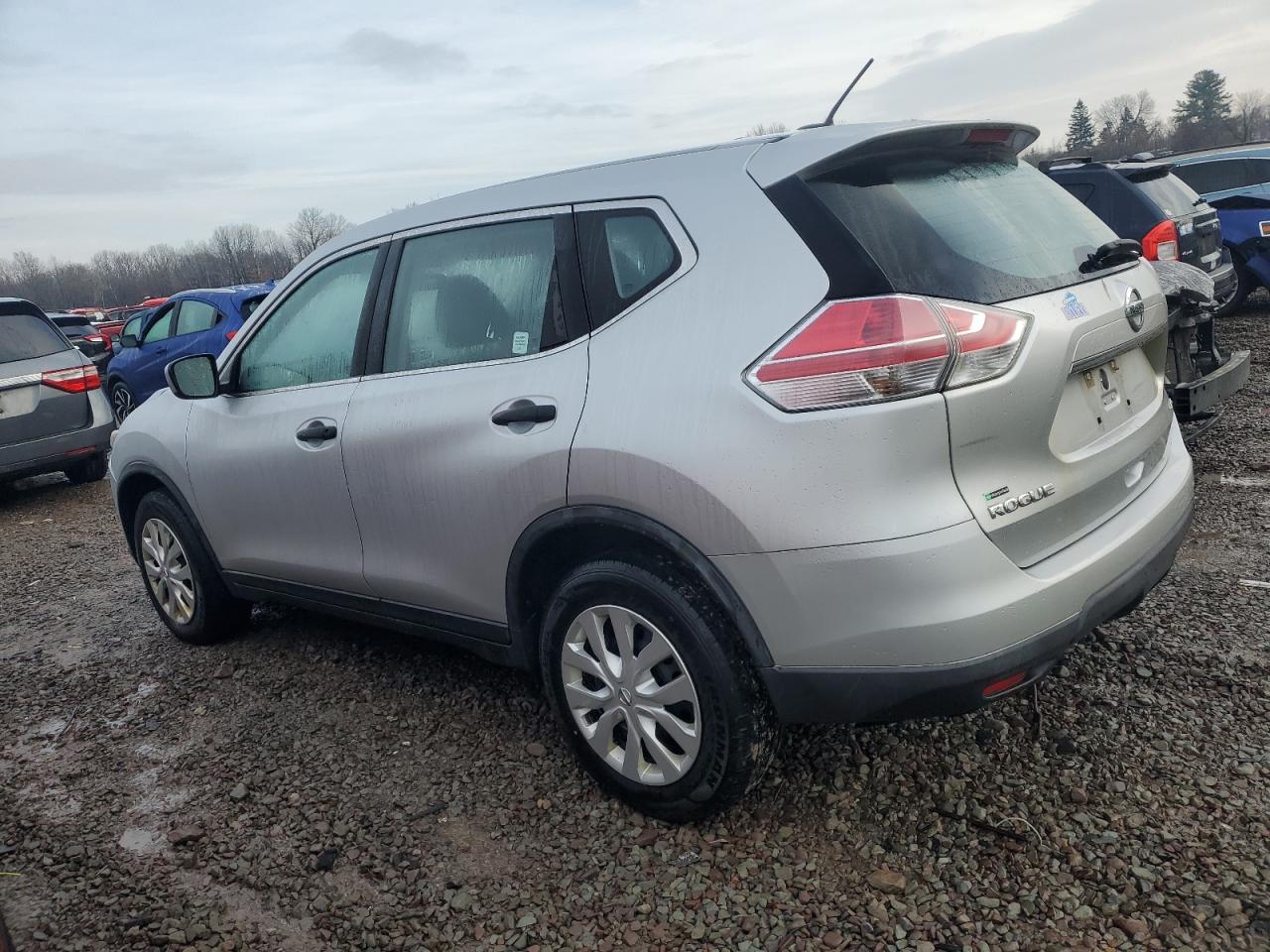 2016 Nissan Rogue - Image 2