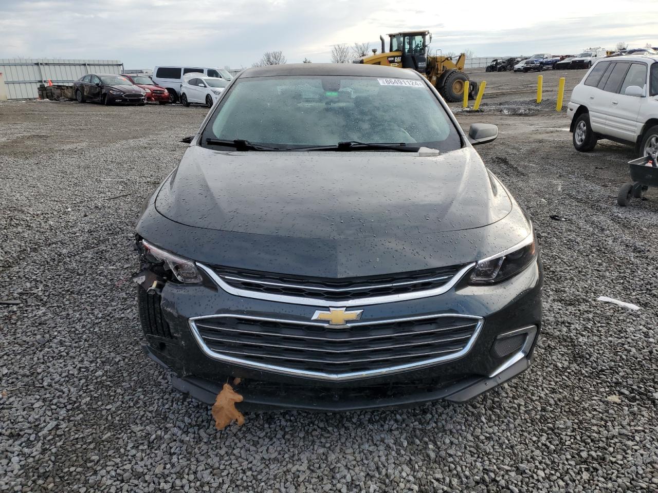 2017 Chevrolet Malibu - Image 5