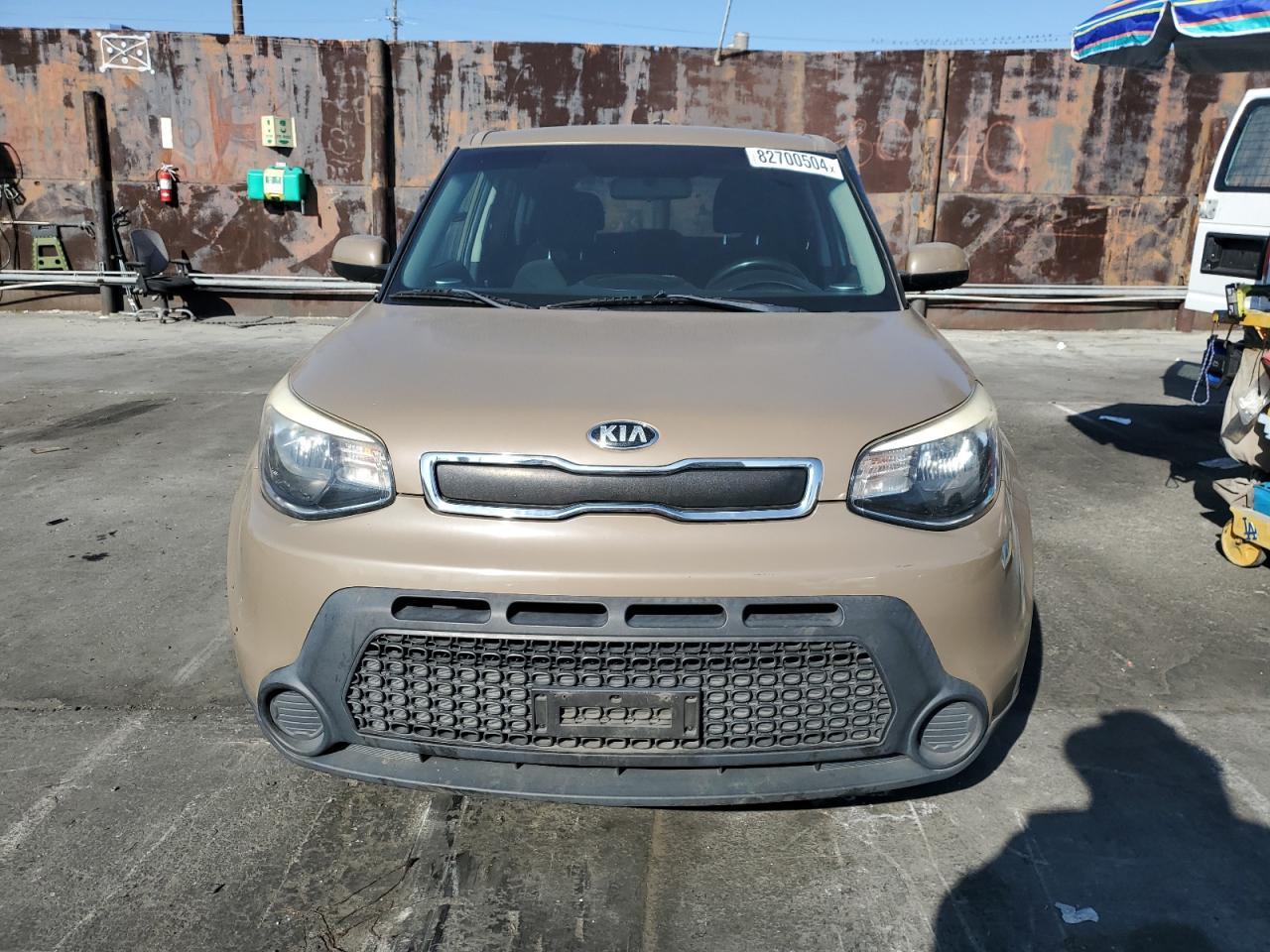 VIN KNDJN2A29G7318959 2016 KIA SOUL no.5