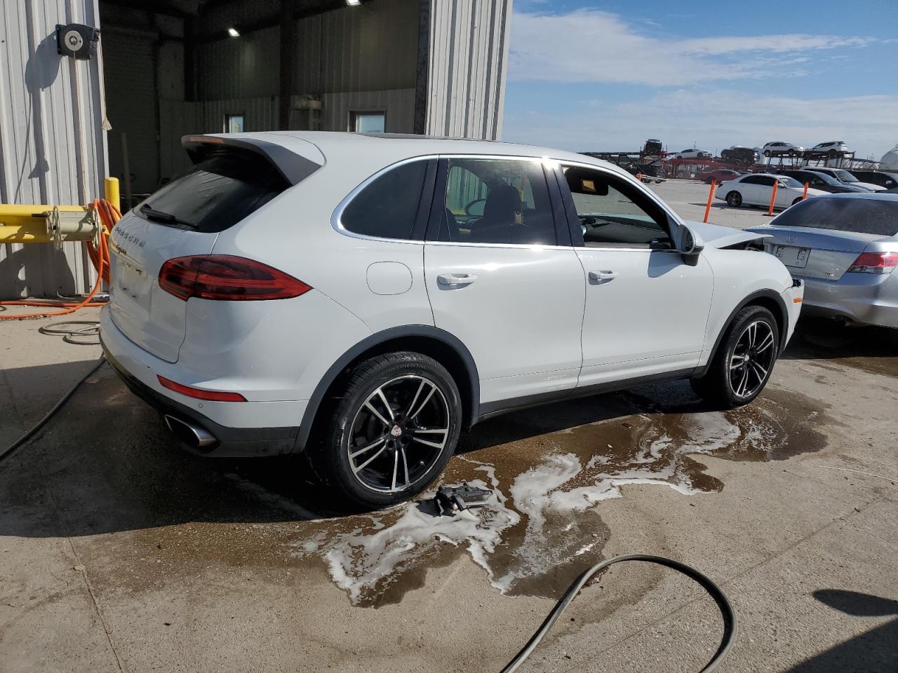 VIN WP1AA2A28GLA09453 2016 PORSCHE CAYENNE no.3