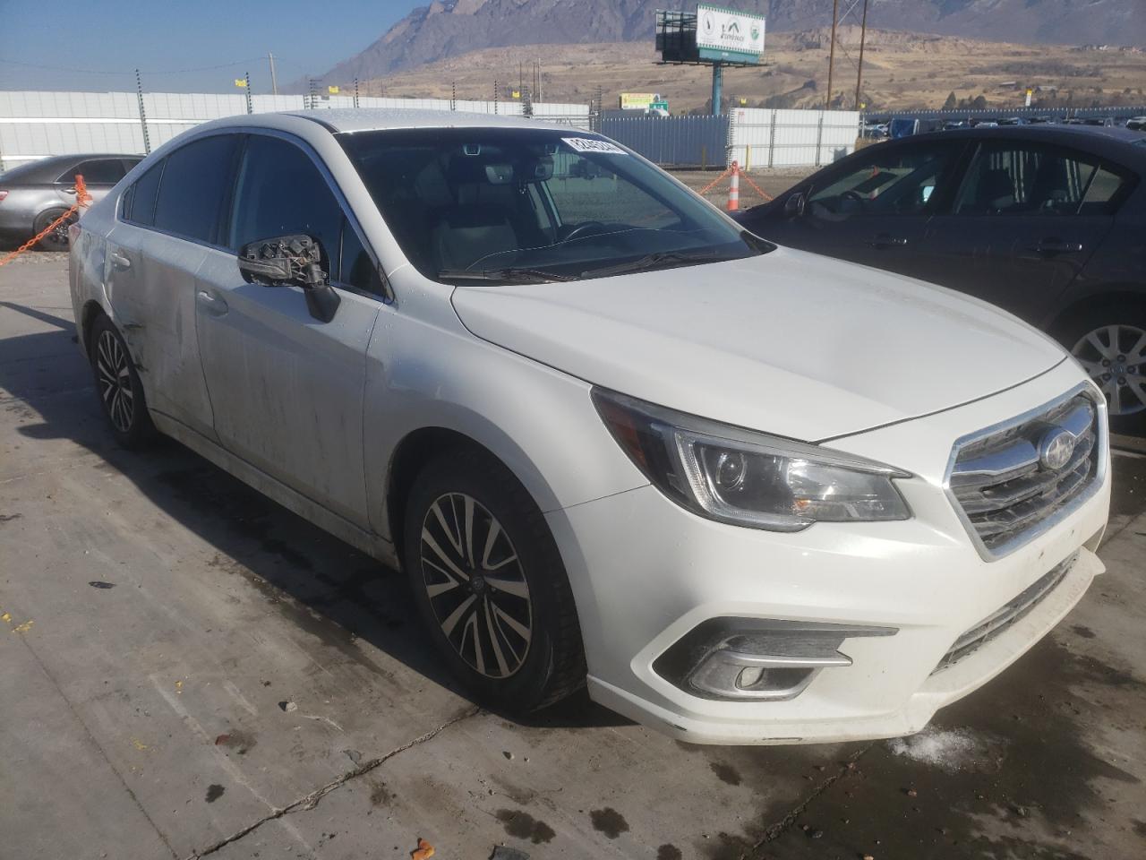 VIN 4S3BNAF66J3021544 2018 SUBARU LEGACY no.4