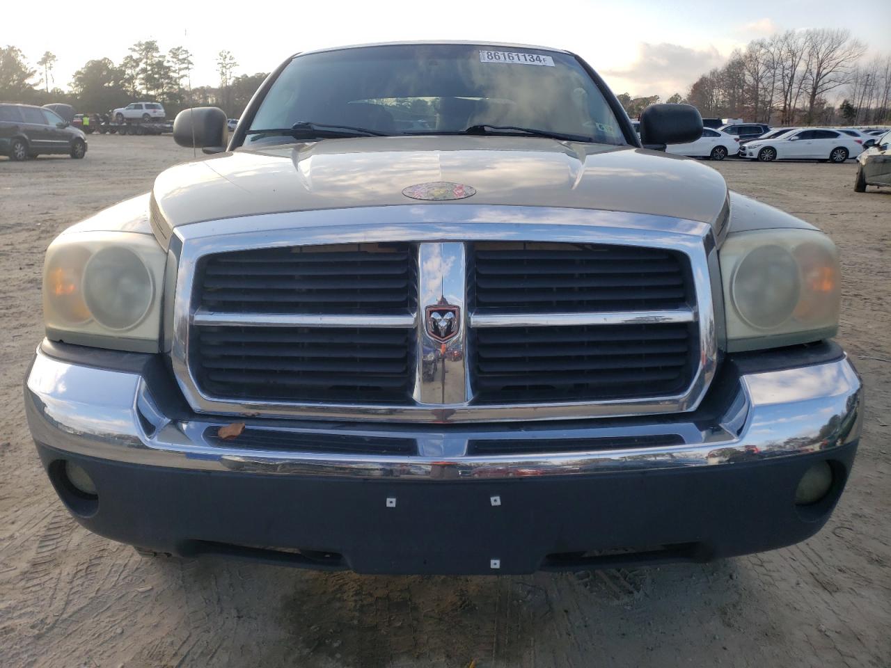 2005 Dodge Dakota - Image 5