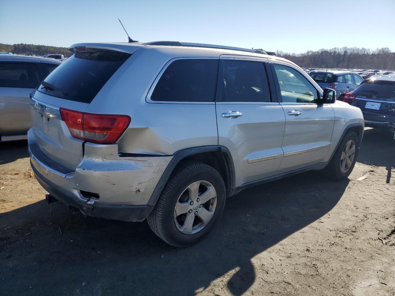2012 Jeep Grand Cherokee - Image 3