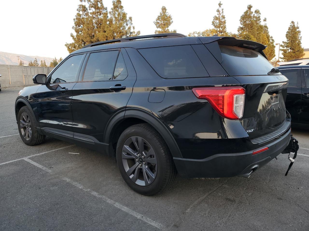 VIN 1FMSK7DH8NGA15982 2022 FORD EXPLORER no.2