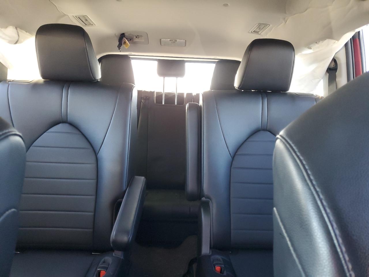2022 Toyota Highlander - Image 10