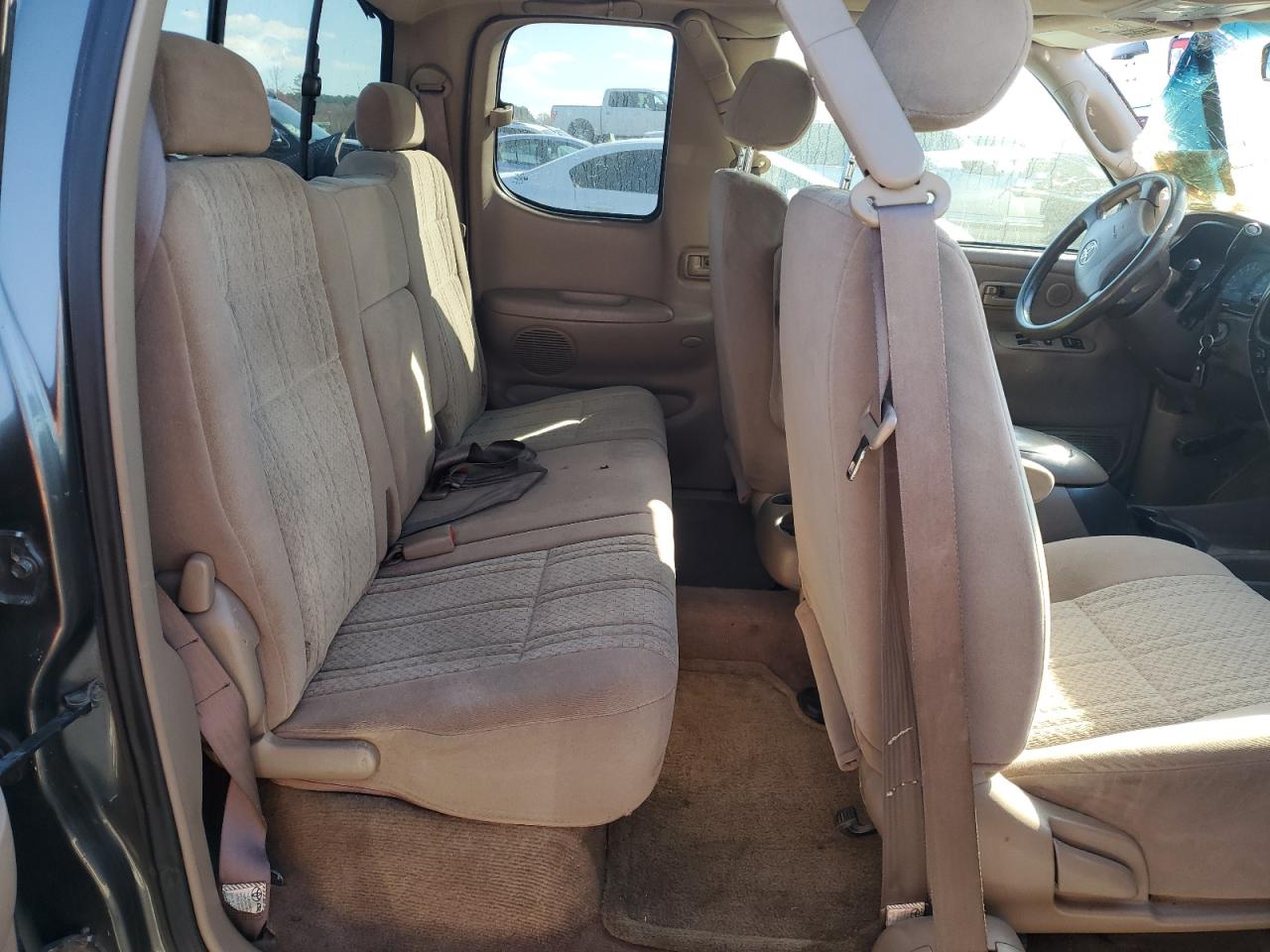 2004 Toyota Tundra - Image 10