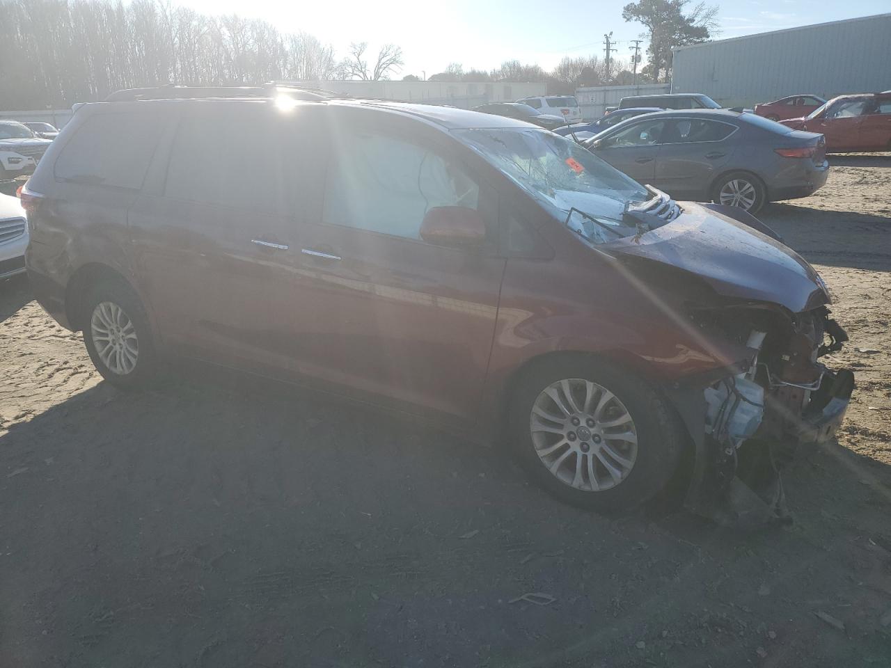 2015 Toyota Sienna - Image 4