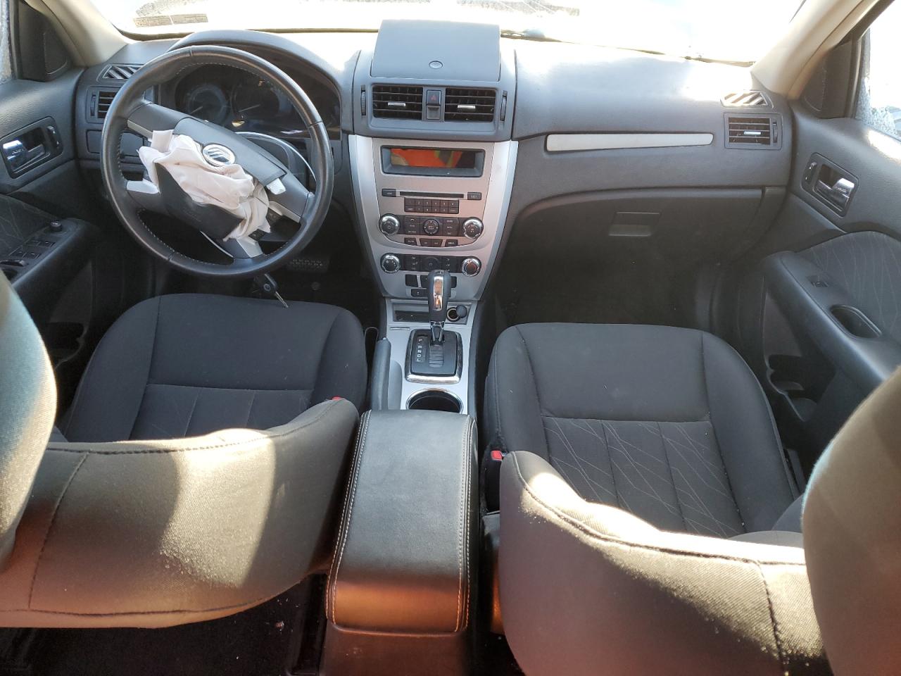 2010 Mercury Milan VIN: 3MEHM0HA1AR606556 Lot: 84033704