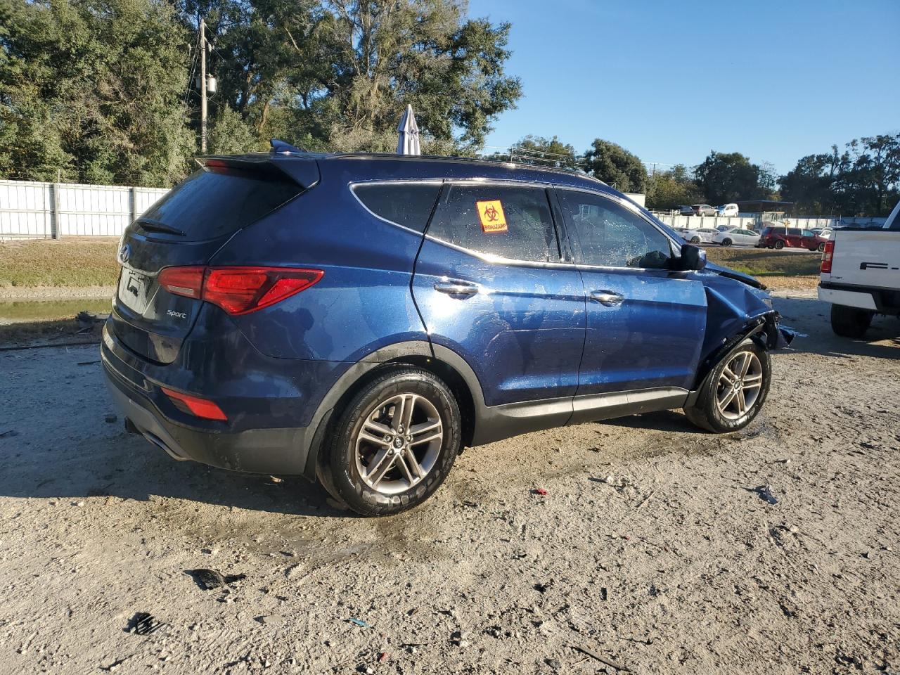 VIN 5XYZU3LB0JG561157 2018 HYUNDAI SANTA FE no.3