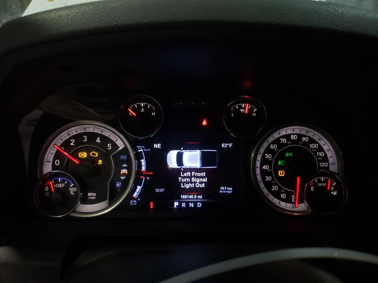 2015 RAM 1500 - Image 9