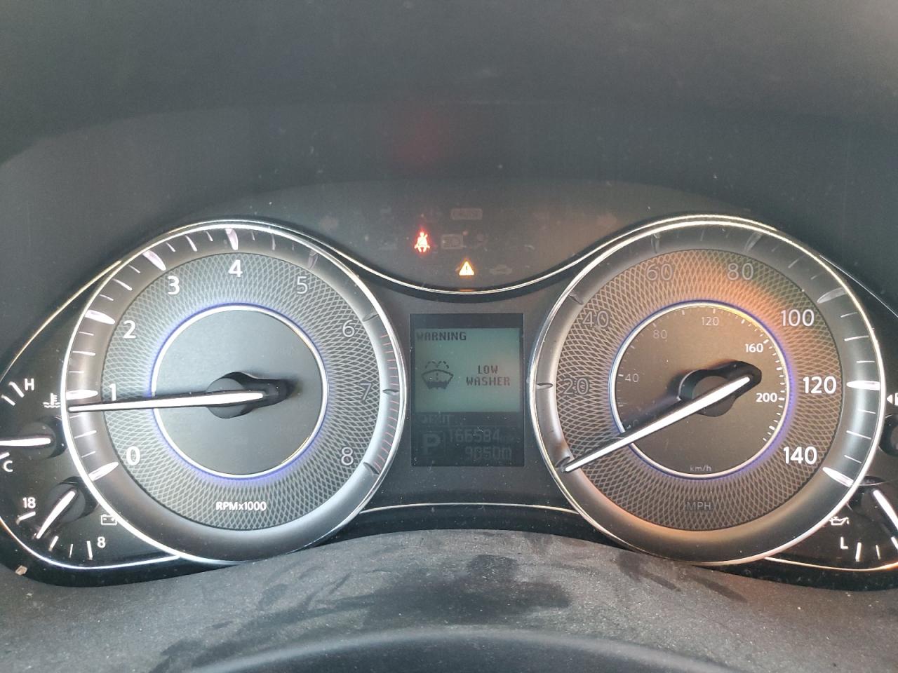 2017 Infiniti QX80 - Image 9