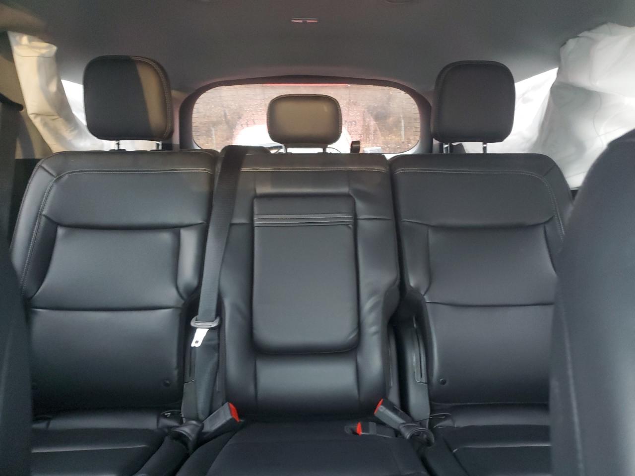 2023 Ford Explorer - Image 10