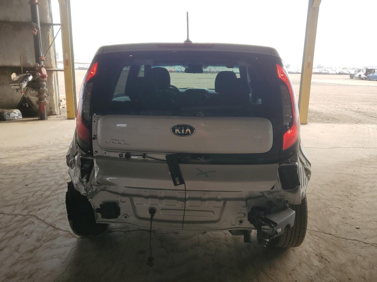 VIN KNDJN2A28G7860523 2016 KIA SOUL no.6