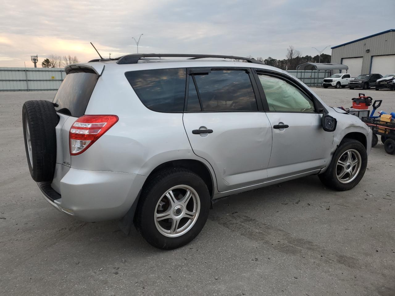 2010 Toyota RAV 4 - Image 3