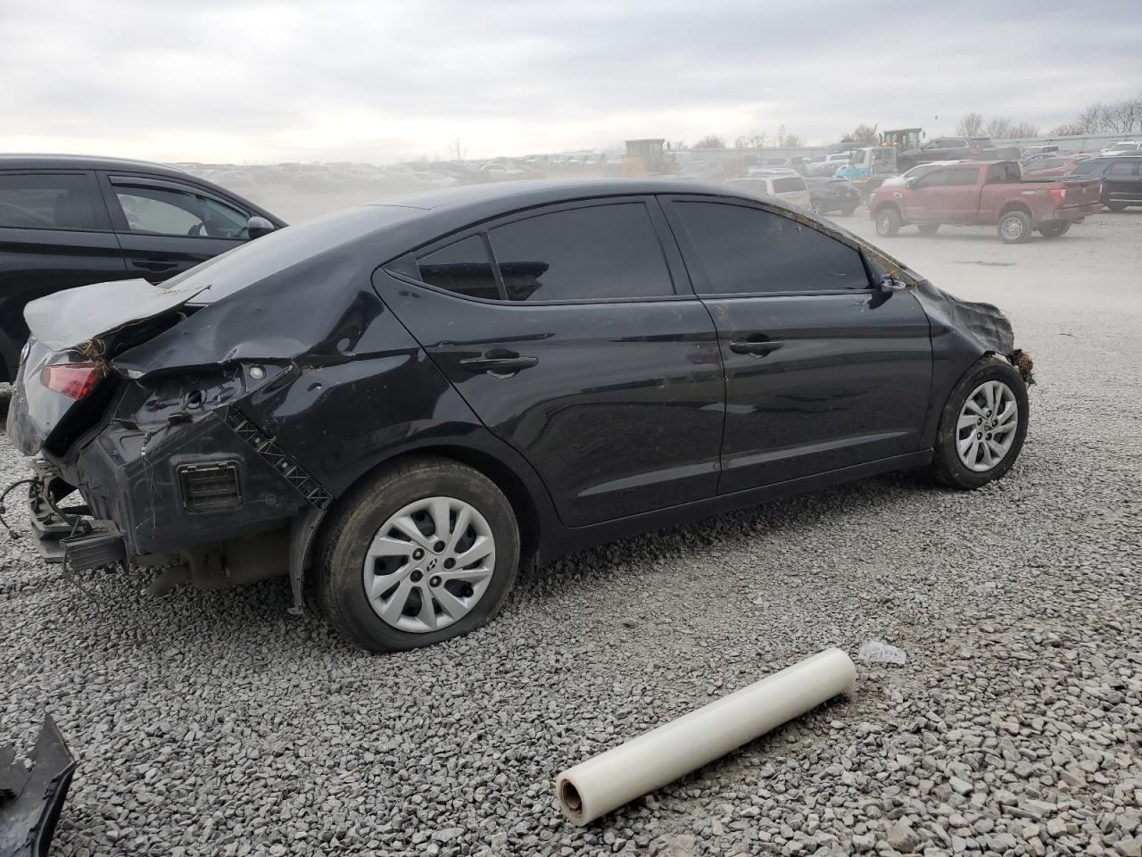 2019 Hyundai Elantra - Image 3