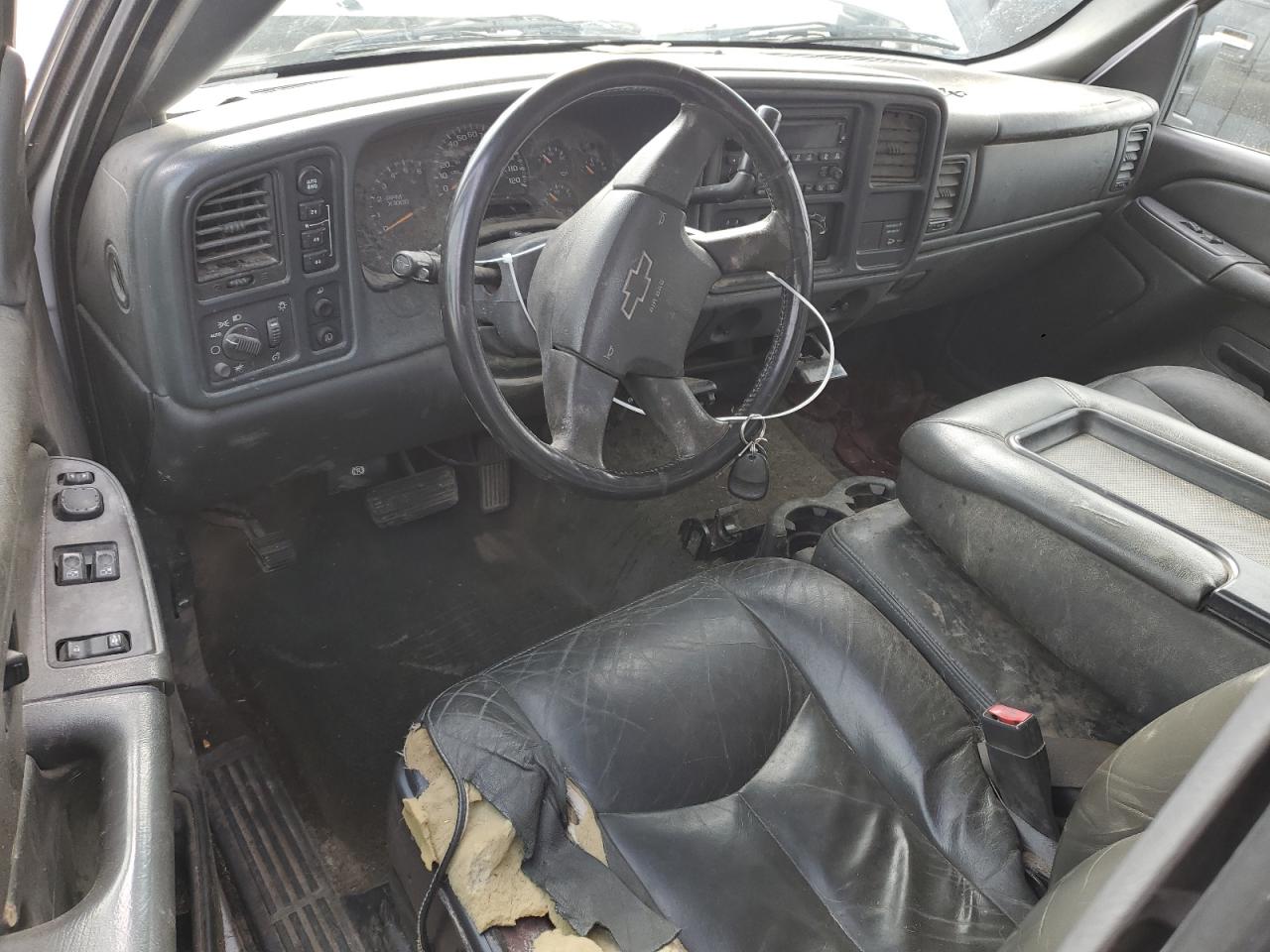 2004 Chevrolet Silverado - Image 8