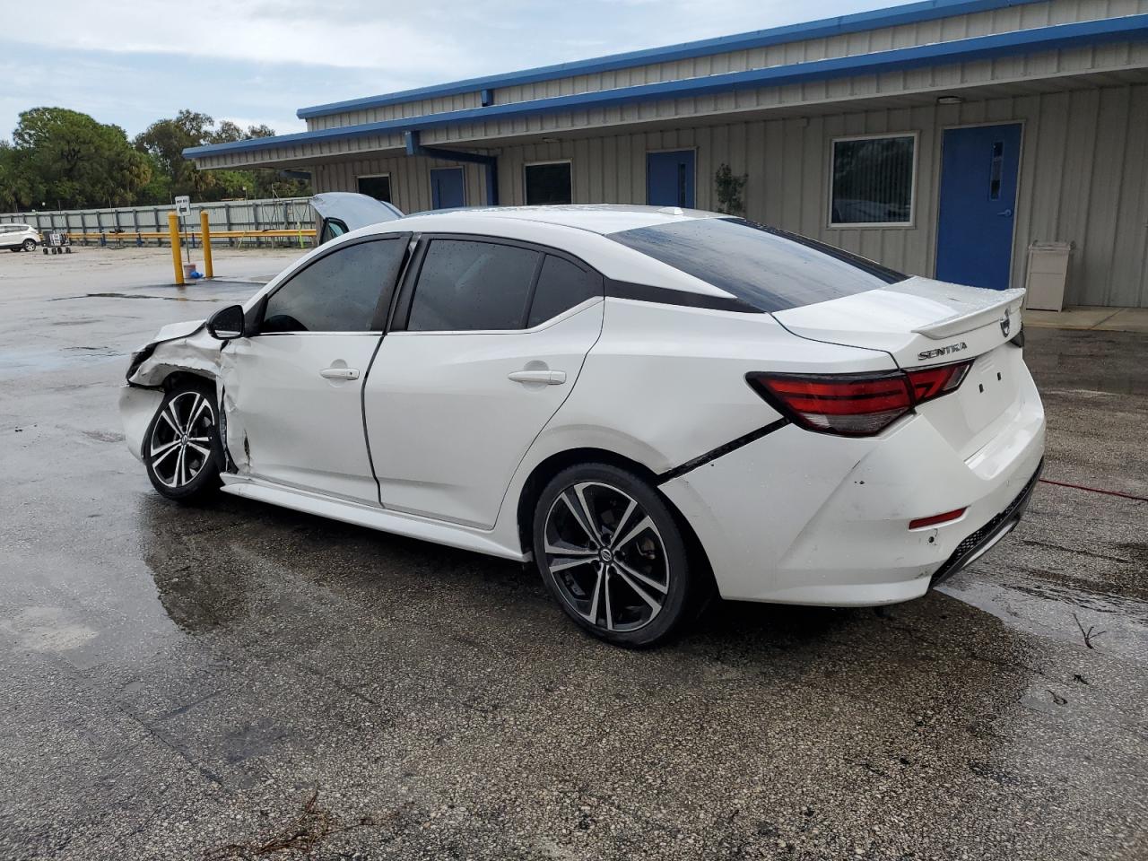 2020 Nissan Sentra - Image 2
