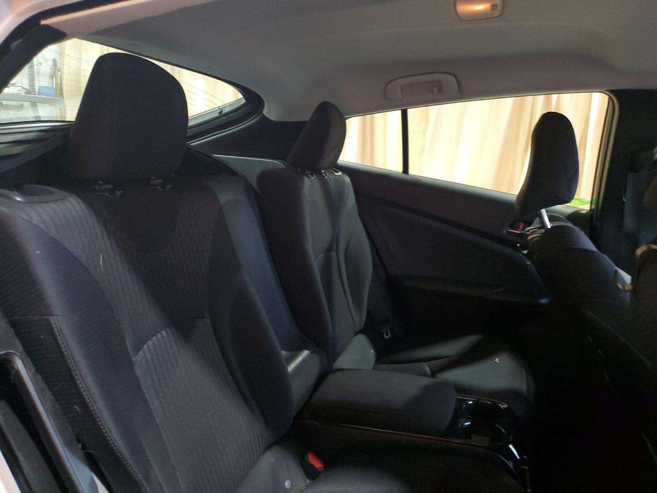 2017 Toyota Prius - Image 10