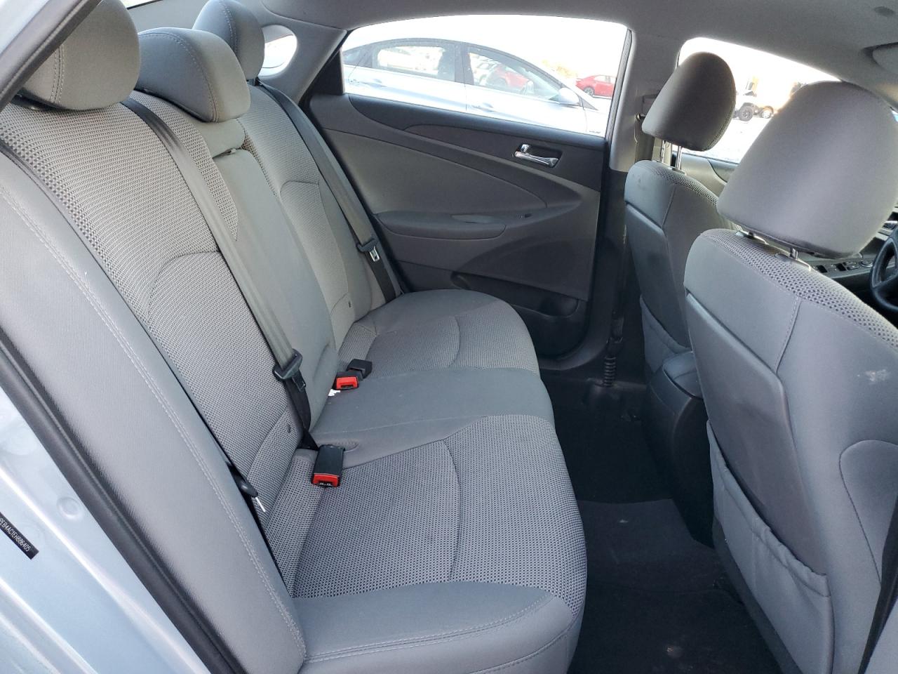 2014 Hyundai Sonata - Image 10
