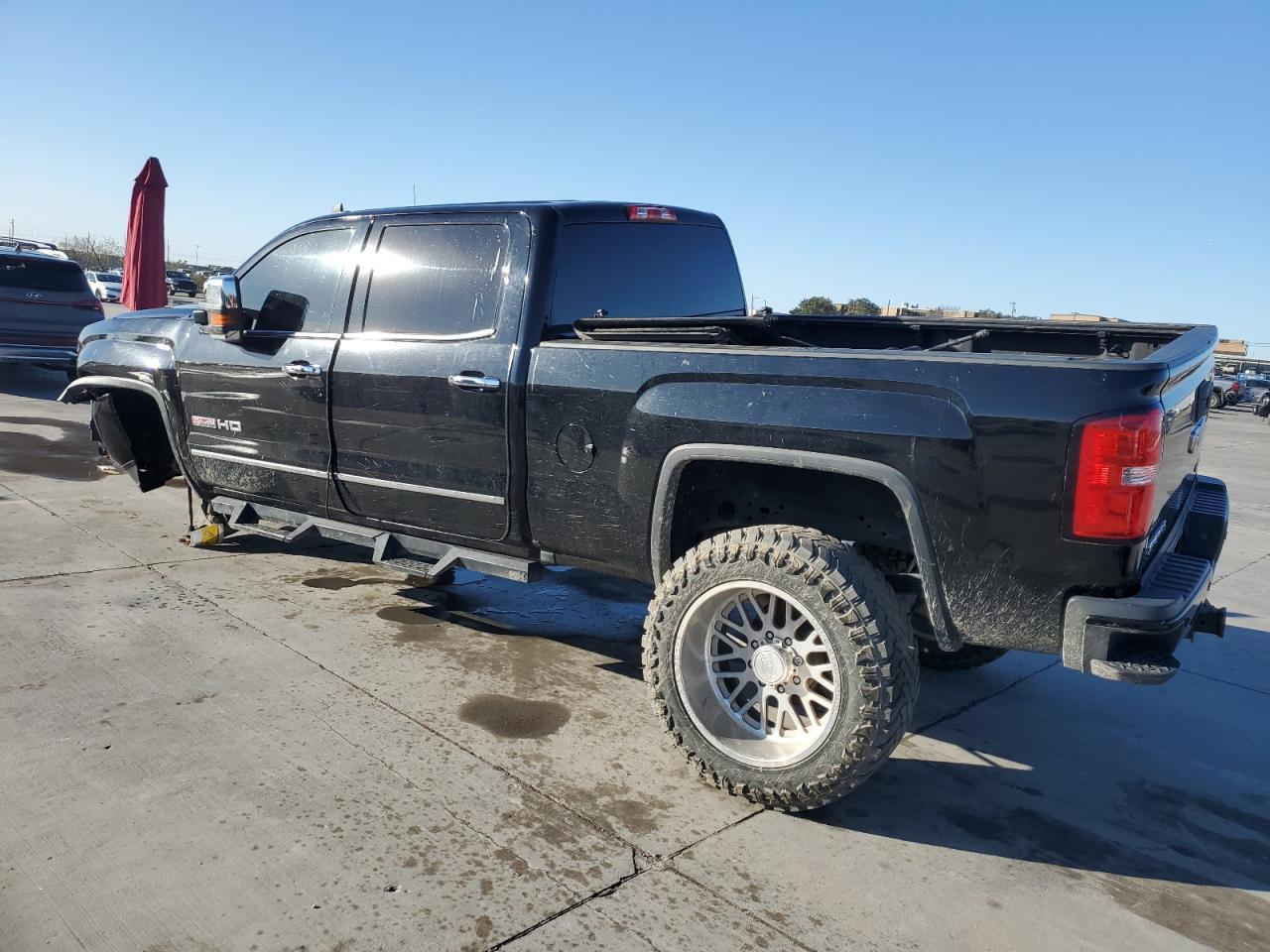 2016 GMC Sierra - Image 2