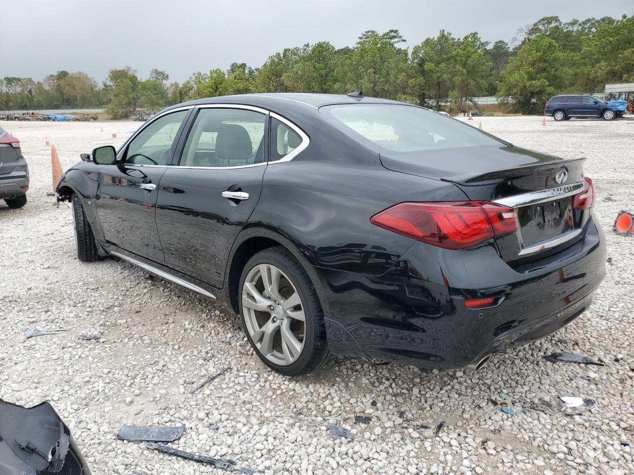 VIN JN1BY1PP9GM631393 2016 INFINITI Q70 no.2