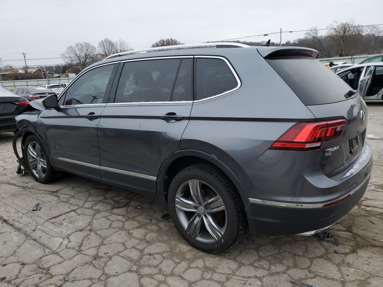 2021 Volkswagen Tiguan - Image 2