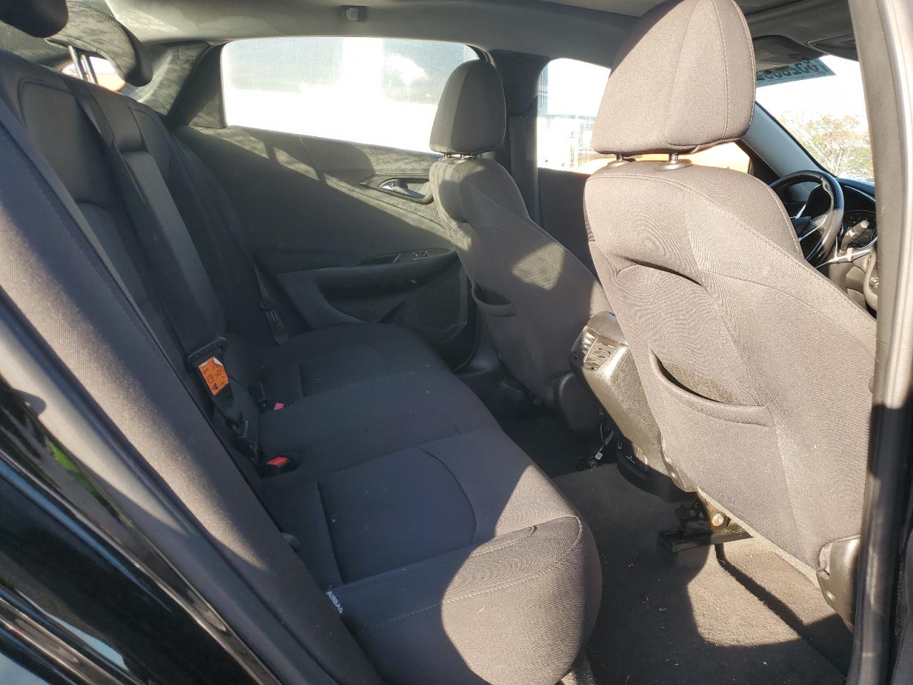 2018 Chevrolet Malibu - Image 10
