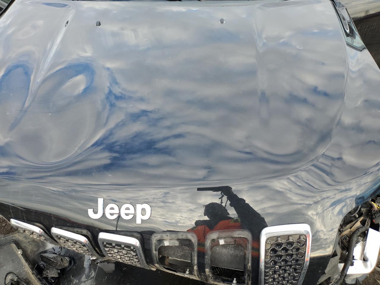 2020 Jeep Grand Cherokee - Image 12