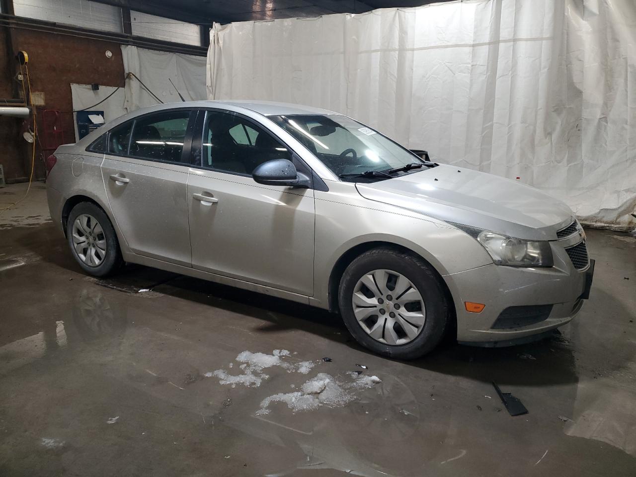 VIN 1G1PA5SHXE7178646 2014 CHEVROLET CRUZE no.4