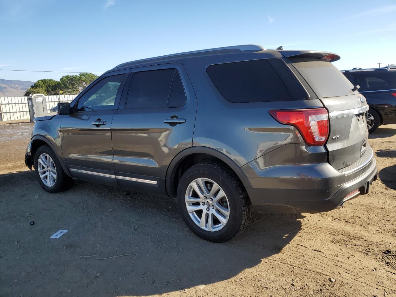 VIN 1FM5K8D88JGC73318 2018 FORD EXPLORER no.2