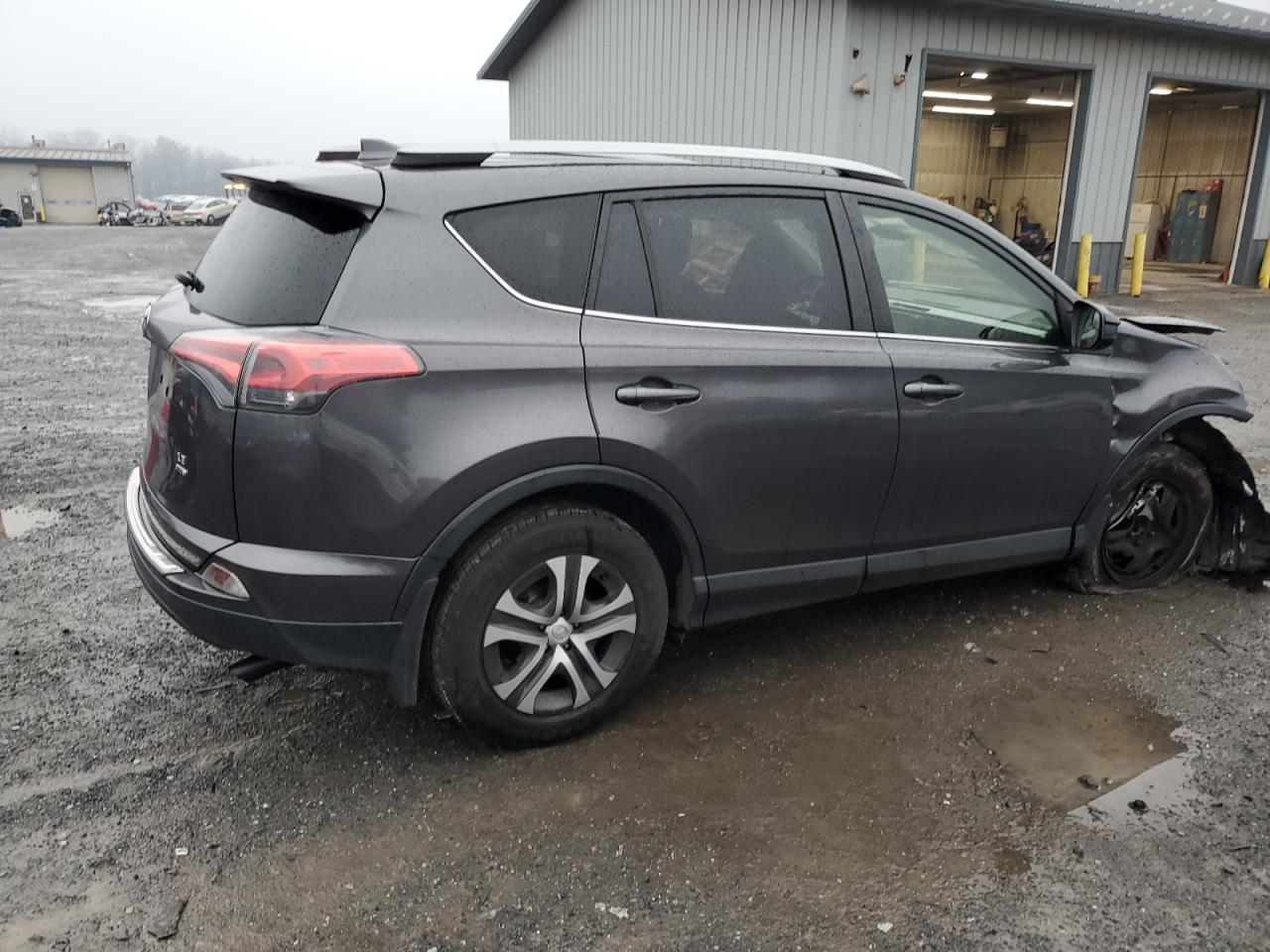 VIN JTMBFREV7HJ704766 2017 TOYOTA RAV4 no.3