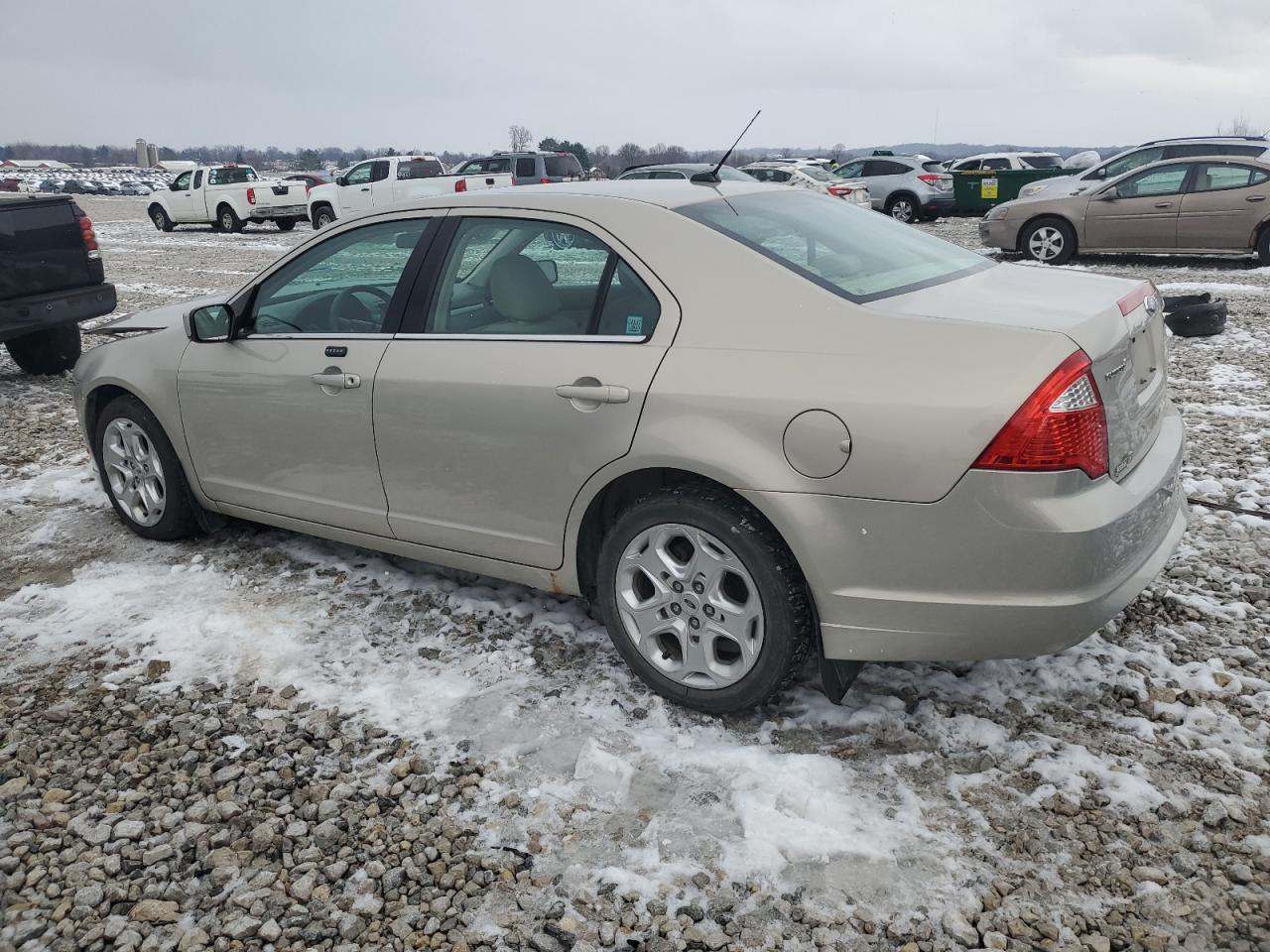 2010 Ford Fusion - Image 2