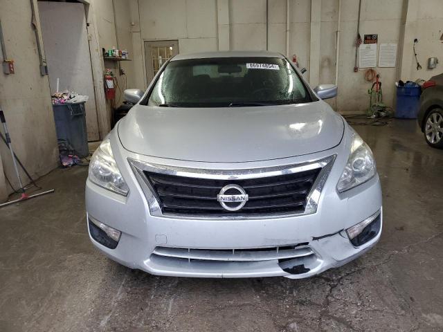 Седани NISSAN ALTIMA 2015 Сріблястий