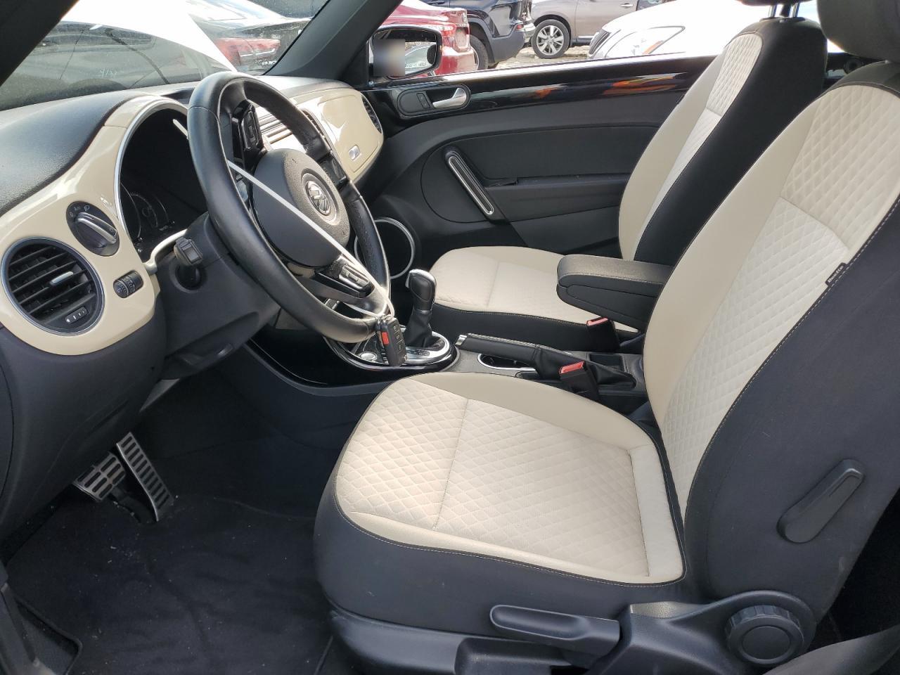 2019 Volkswagen Beetle - Image 7